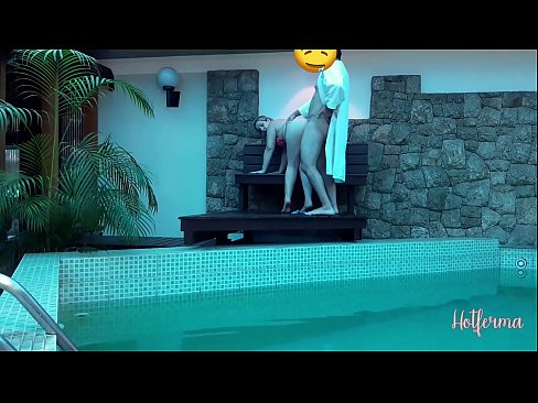 ❤️ Chefe convida criada para a piscina, mas não conseguiu resistir a um ❤️ Porno vídeo em porno pt.virtsextor.ru ❌